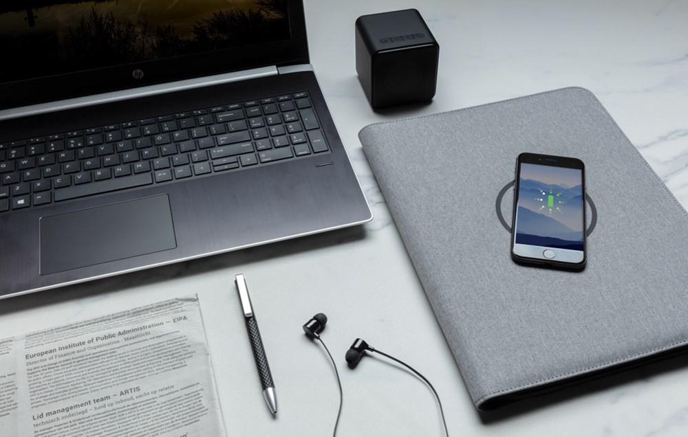Air 5W Wireless Charging Portfolio A4 mit 5.000mAh Powerbank