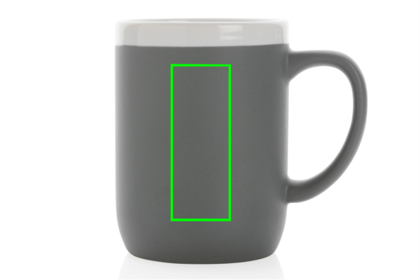 Keramiktasse mit weißem Rand