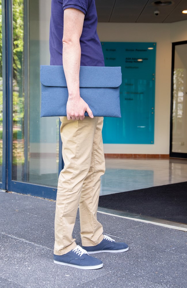 magnetisch verschließbares 15.6" Laptop-Sleeve